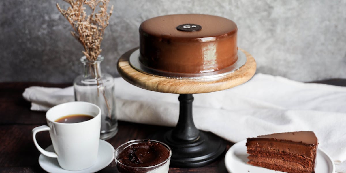 Chocolate Origin coffee and cake